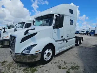 2019 VOLVO VNL64T-760