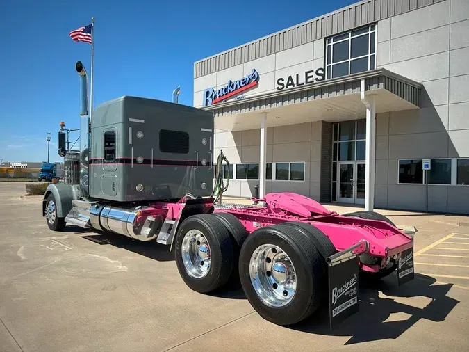 2023 KENWORTH W900L