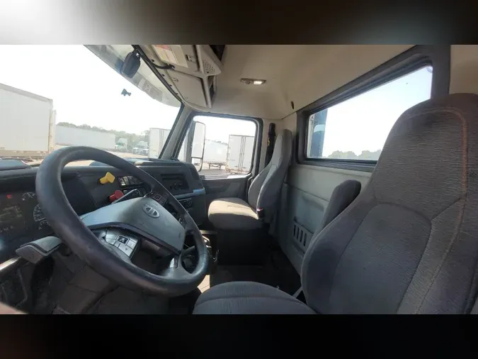 2019 Volvo VNL300