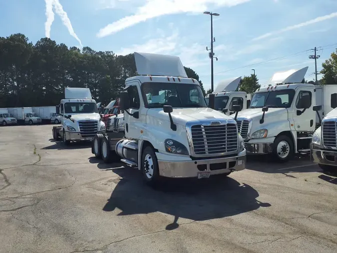 2018 FREIGHTLINER CASCADIA 12586c67b51af12c2403bd577981f268892