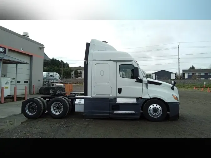 2021 Freightliner Cascadia 12686cbb2f483bd6183371511b0608d6630