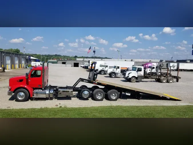 2023 Peterbilt 567
