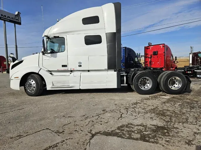 2023 VOLVO VNL64T760