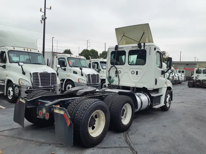 2019 FREIGHTLINER/MERCEDES CASCADIA 125