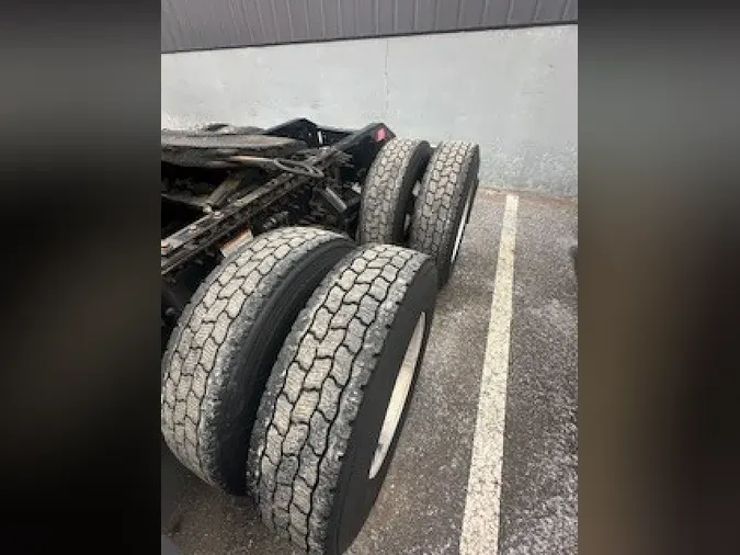 2020 VOLVO VNL64T760