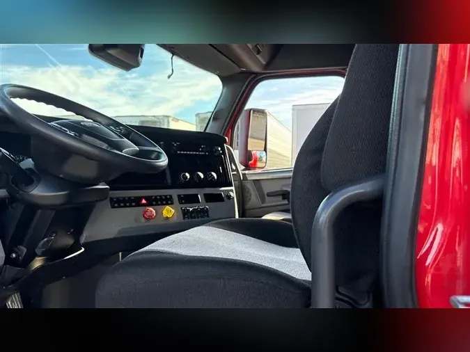 2022 FREIGHTLINER CA126