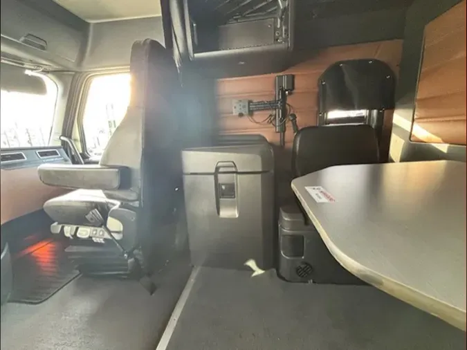 2023 Freightliner Cascadia 126