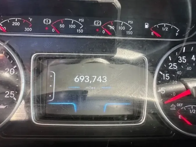 2020 NAVISTAR INTERNATIONAL LT625 SLPR CAB