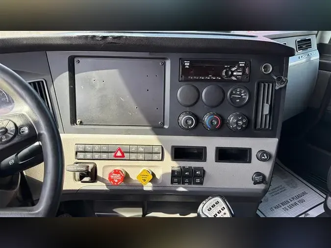 2019 FREIGHTLINER CA126