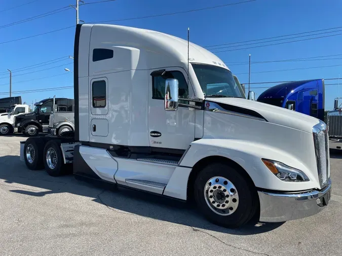 2025 Kenworth T680