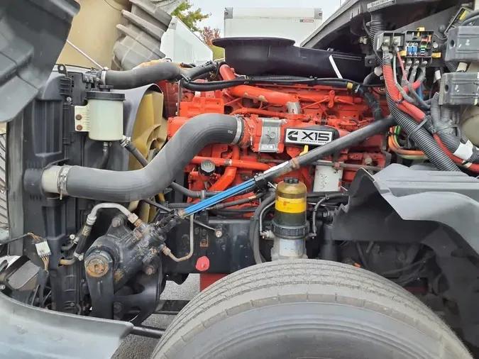 2019 NAVISTAR INTERNATIONAL LT625 SLPR CAB