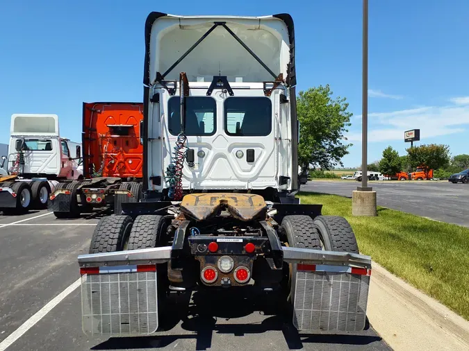 2016 FREIGHTLINER/MERCEDES CASCADIA 113