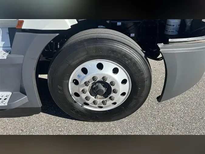 2021 FREIGHTLINER CA126