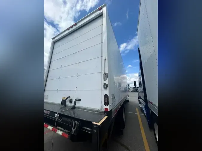 2018 FREIGHTLINER M2 106