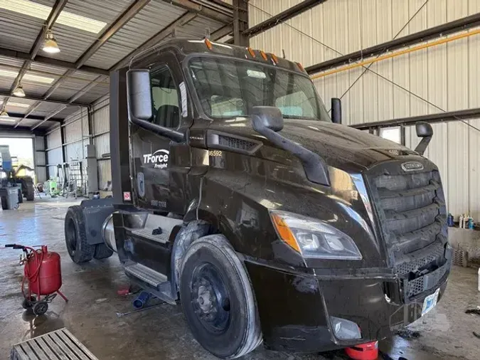 2020 FREIGHTLINER CASCADIA 116