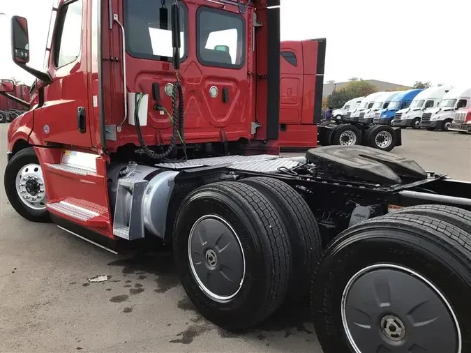 2021 FREIGHTLINER CA126