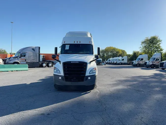 2021 Freightliner Cascadia 12686e1e9257d5eac23a88c1cded634c7f8