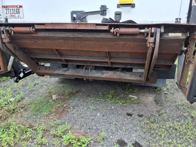 2018 FREIGHTLINER M2 106