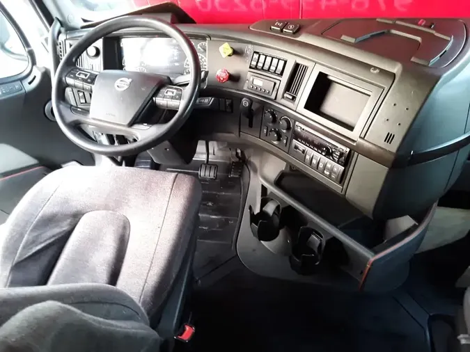 2020 VOLVO VNR64T-640