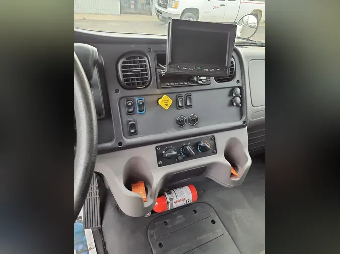 2019 FREIGHTLINER/MERCEDES M2 106