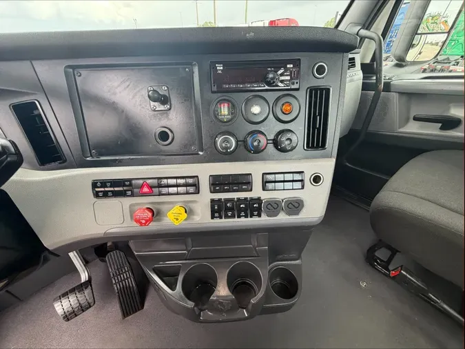2021 Freightliner Cascadia 126
