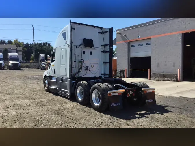 2021 Freightliner Cascadia 12686ec4034d41c389c28738550522aaed7