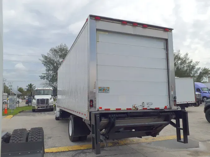 2018 FREIGHTLINER/MERCEDES M2 106