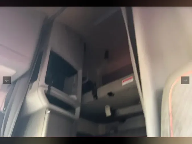 2022 VOLVO VNL64T760