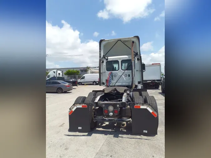 2019 FREIGHTLINER NEW CASCADIA PX12664