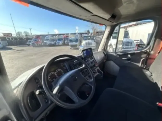 2019 FREIGHTLINER/MERCEDES M2 106