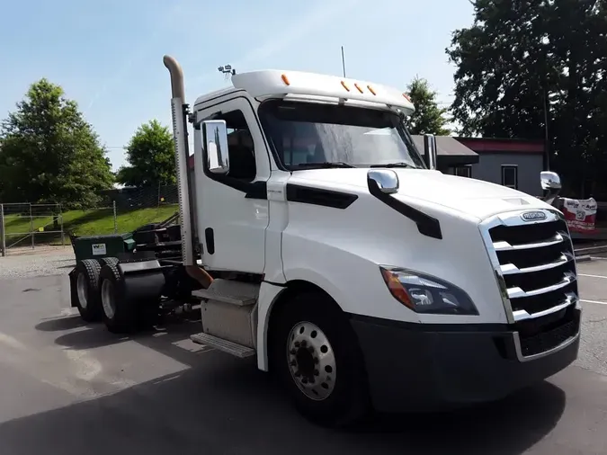 2019 FREIGHTLINER NEW CASCADIA PX12664