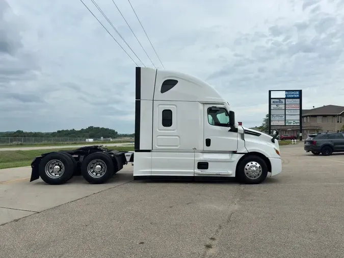 2022 FREIGHTLINER Cascadia 12686f31d52d3953ad7c17a5323ded503a0