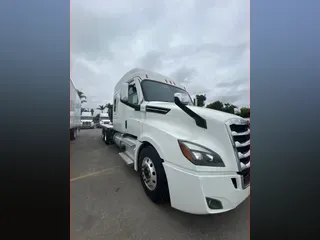 2020 FREIGHTLINER NEW CASCADIA 126