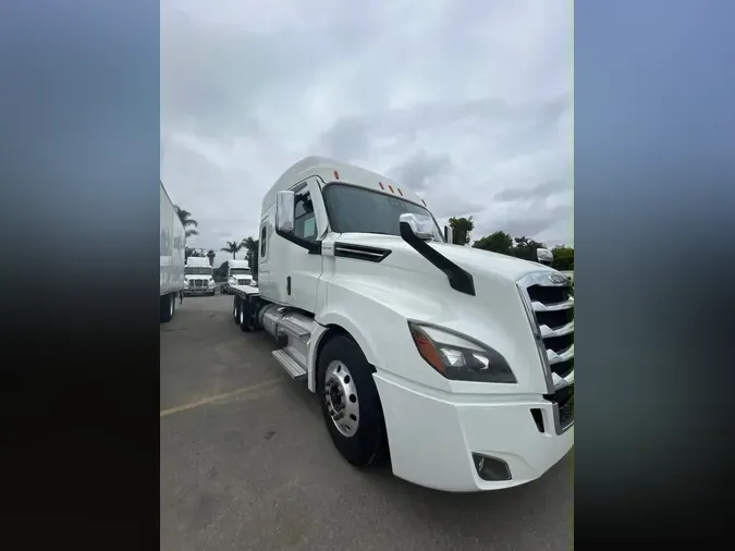 2020 FREIGHTLINER NEW CASCADIA 12686f712782d944ae9d728fcce663bf34f