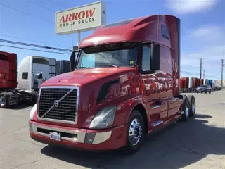 2017 VOLVO VNL670