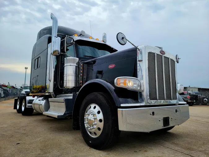 2022 Peterbilt 389