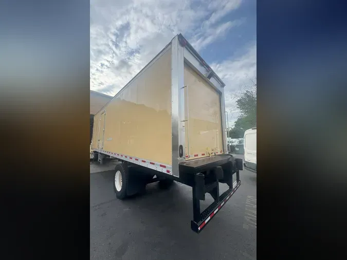 2019 FREIGHTLINER M2 106