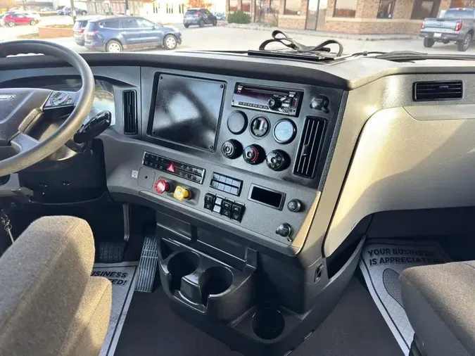 2022 FREIGHTLINER Cascadia 1268701fb8e93a262a438afe7ccc55fc3c1