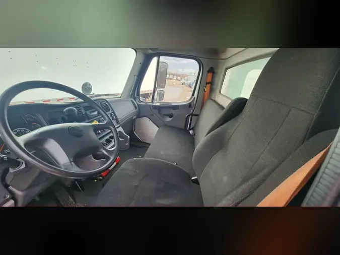 2019 FREIGHTLINER/MERCEDES M2 106