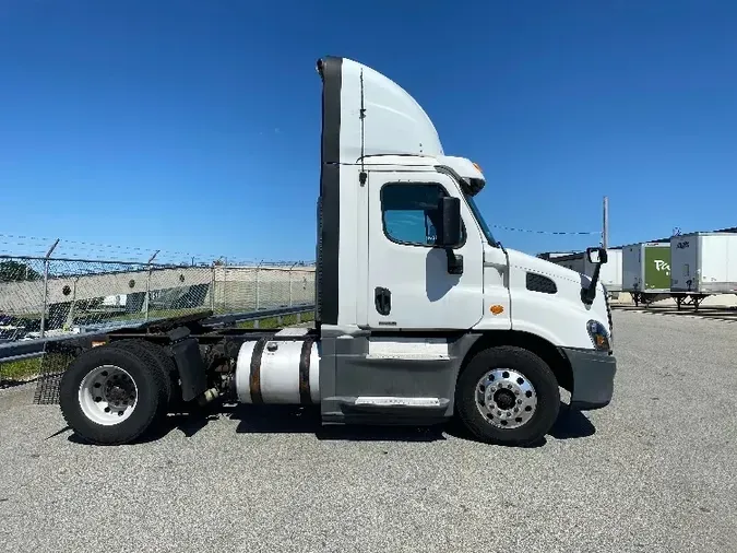 2014 Freightliner X11342ST