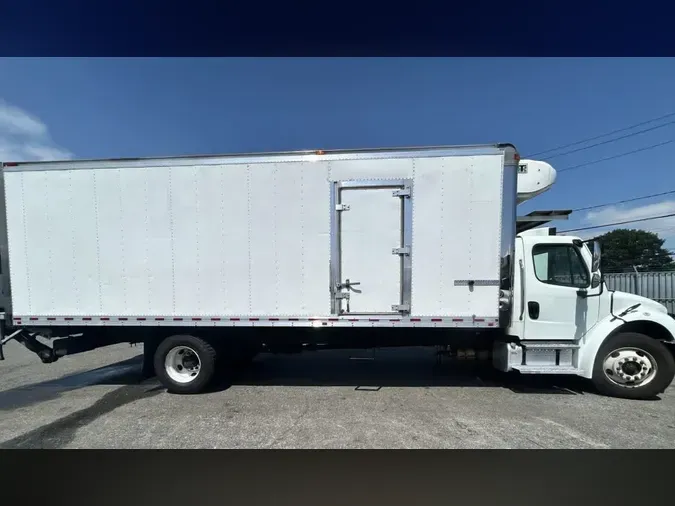 2018 FREIGHTLINER M2 106