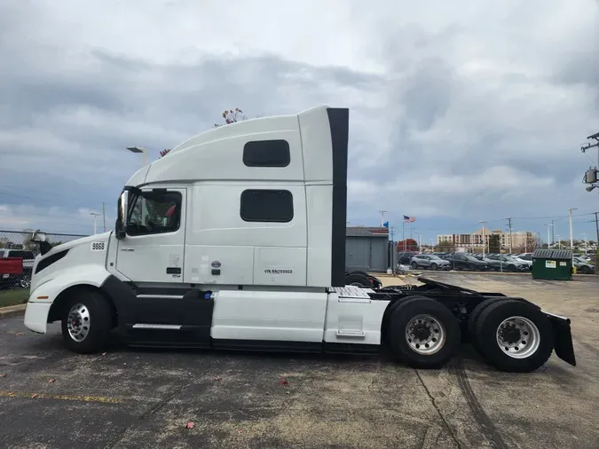 2022 VOLVO VNL64T860