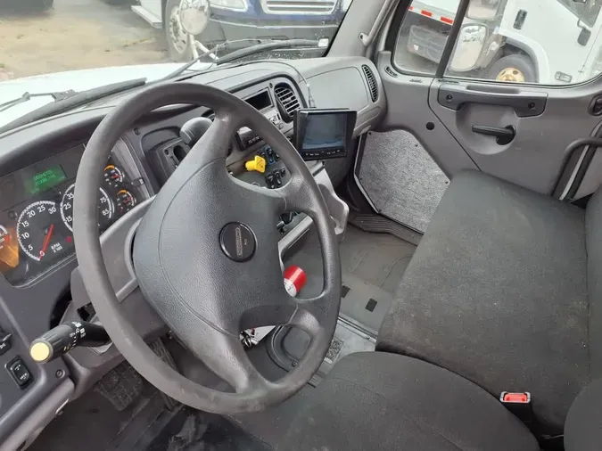2020 FREIGHTLINER M2 106