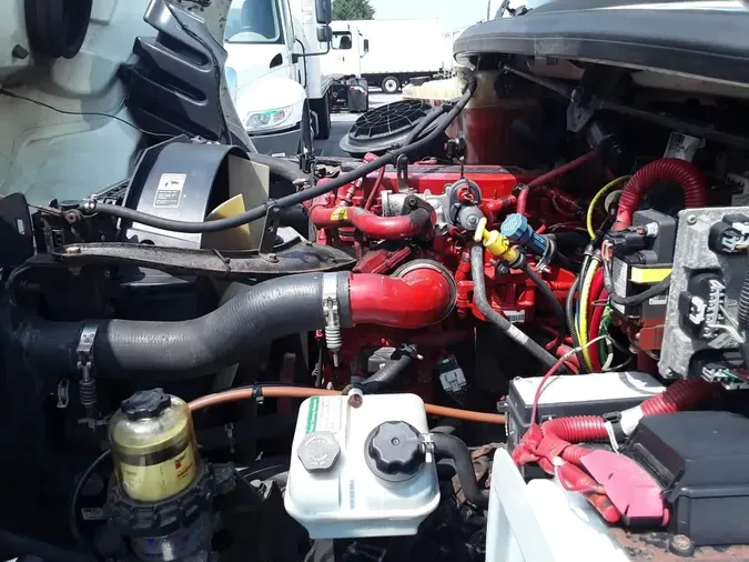 2019 FREIGHTLINER M2 106
