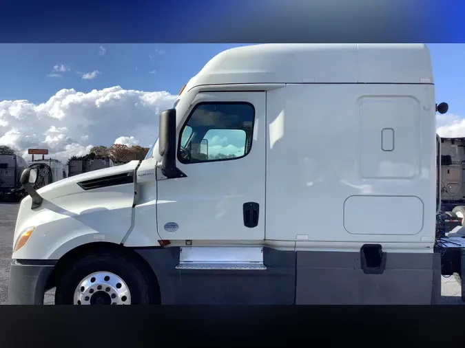2021 Freightliner Cascadia 126870c4c04897d85257a81663fbb0c07df