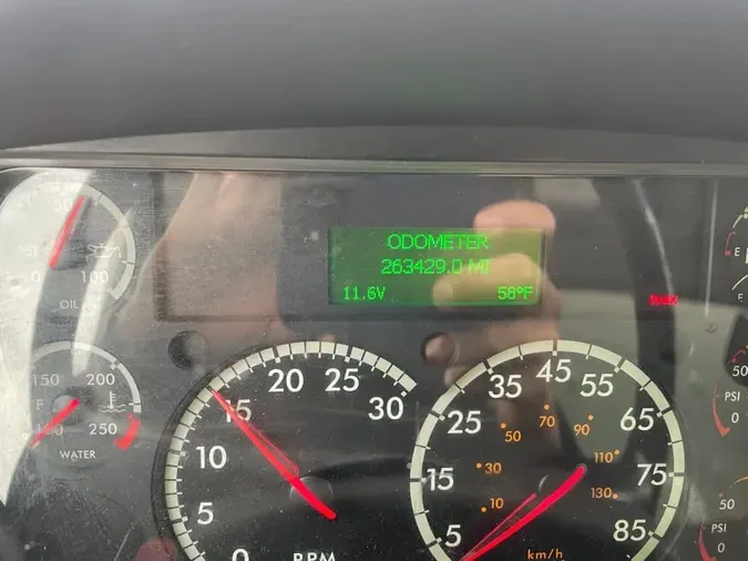 2017 FREIGHTLINER/MERCEDES M2 106