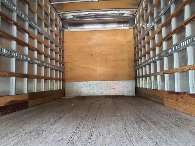 2017 FREIGHTLINER M2 106