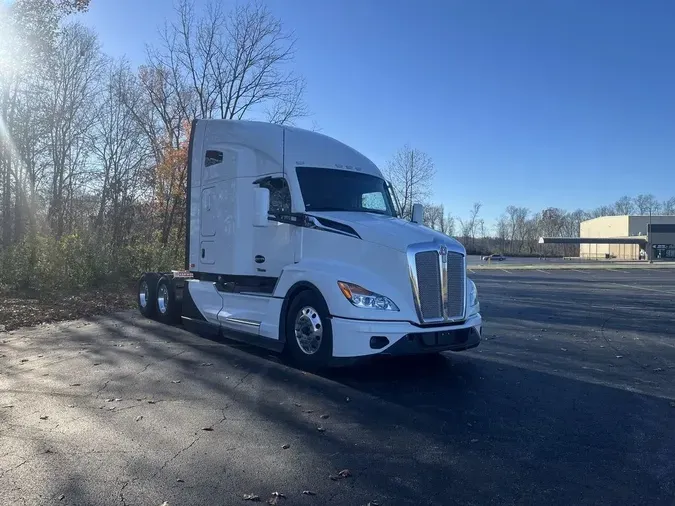 2025 Kenworth T680