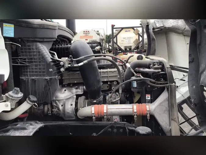 2019 Freightliner Cascadia 126
