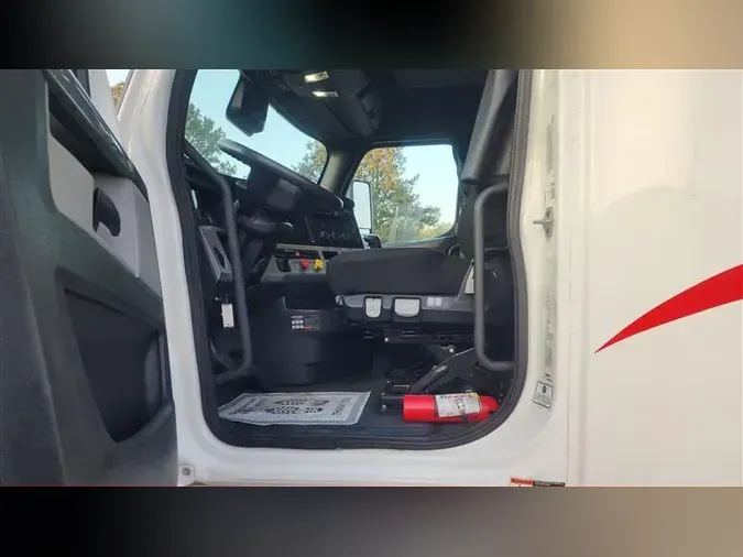 2021 FREIGHTLINER CA126